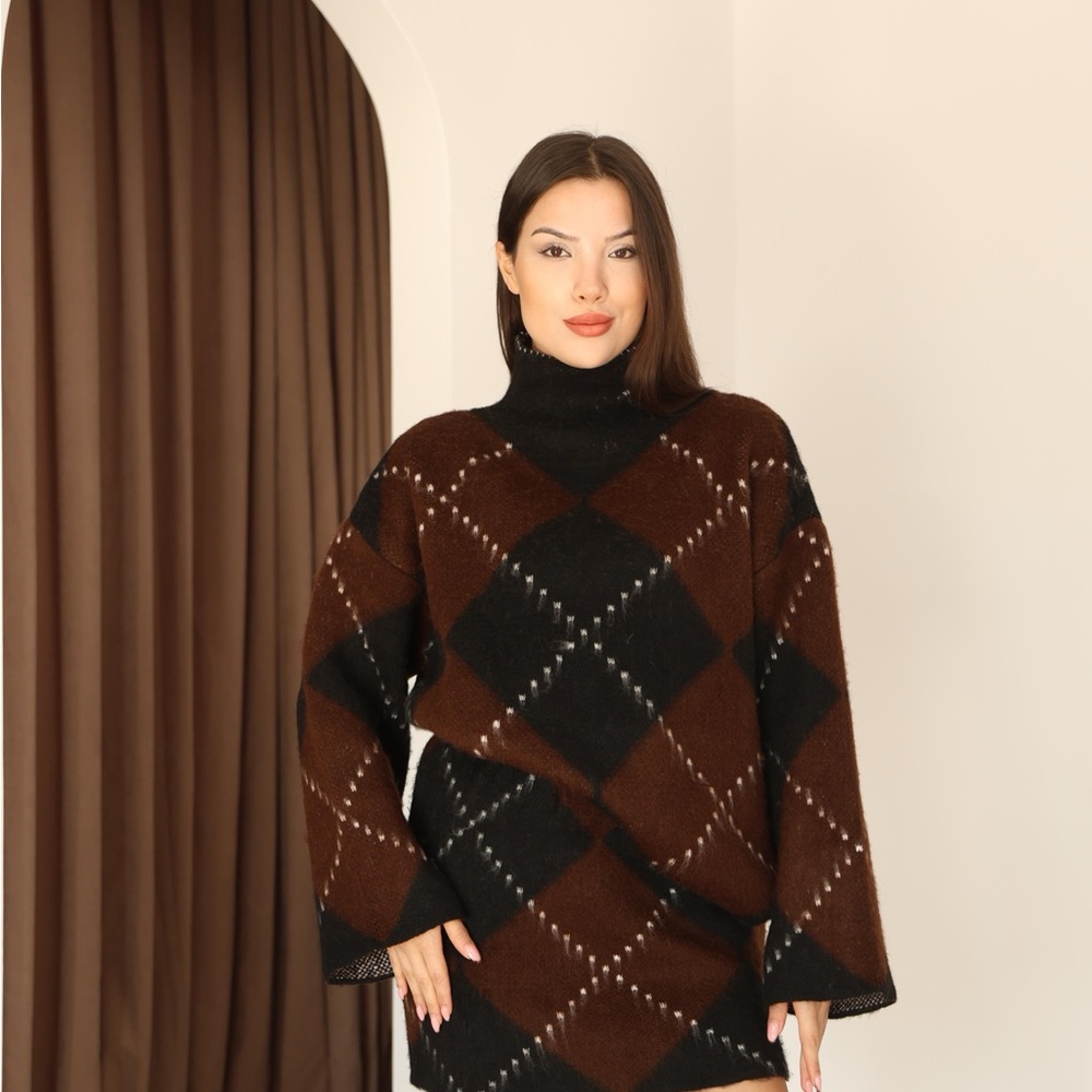 Brown and Black Argyle Sweater And Skirt Set - Picture 4 of 9